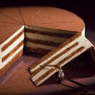Tiramisu Cake